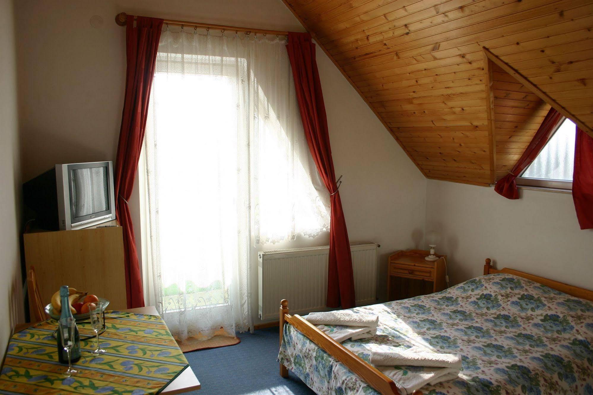 Lorelei Pension Adults Only Gyenesdias Exterior photo